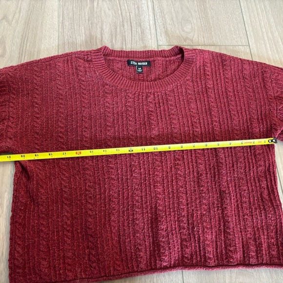 Steve Madden Women Aerin Cable-Knit Crew Neck Sweater Tibetan RED Medium Cropped - Picture 4 of 6